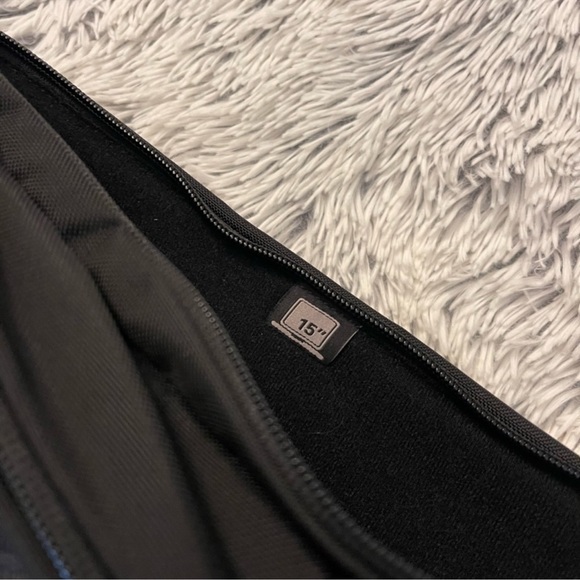 Kathmandu 22L Travel Crossbody Laptop Bag - Picture 3 of 5